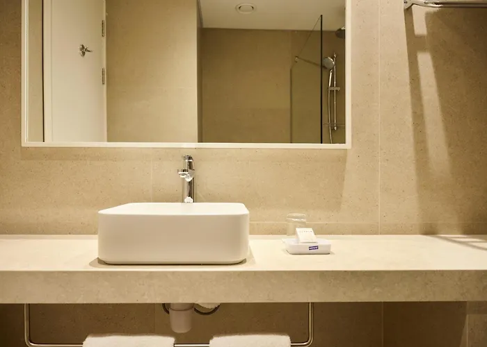 Sunrise Oasis & Waterpark Hotel