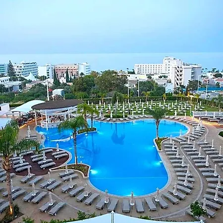 فندق Sunrise Oasis & Waterpark 4*
