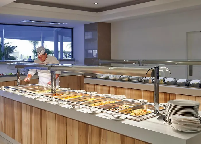 Sunrise Oasis & Waterpark Hotel 4*