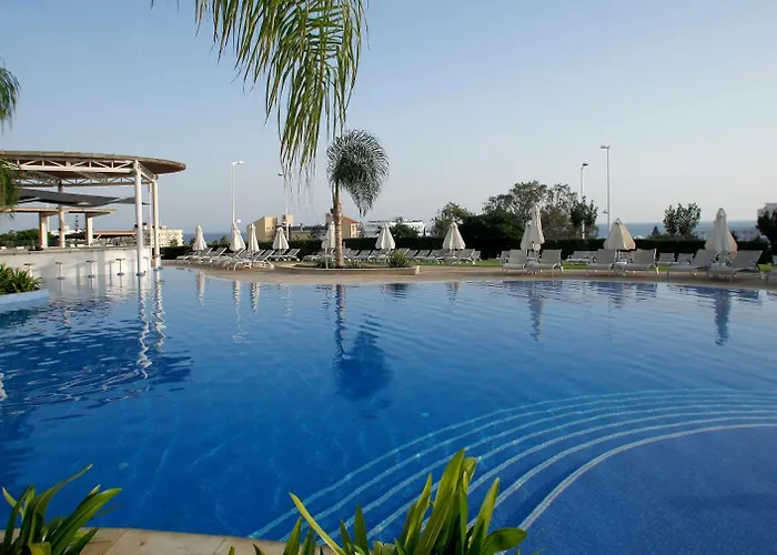 Sunrise Oasis & Waterpark Hotel