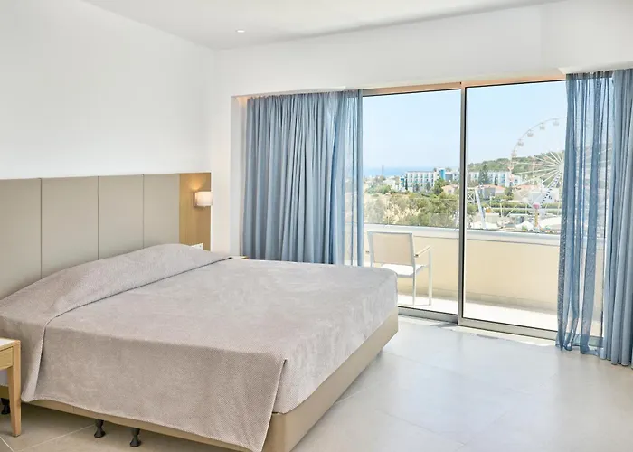 Sunrise Oasis & Waterpark פרוטאראס