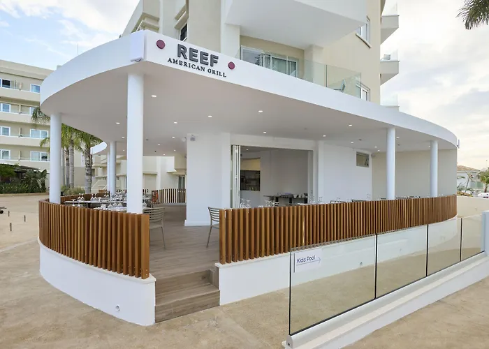 Hotel Sunrise Oasis & Waterpark Protaras