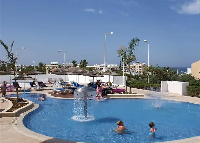 Sunrise Oasis & Waterpark Hotel