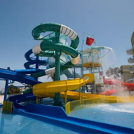 Sunrise Oasis & Waterpark Hotel 4*