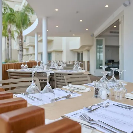 Sunrise Oasis & Waterpark Hotel